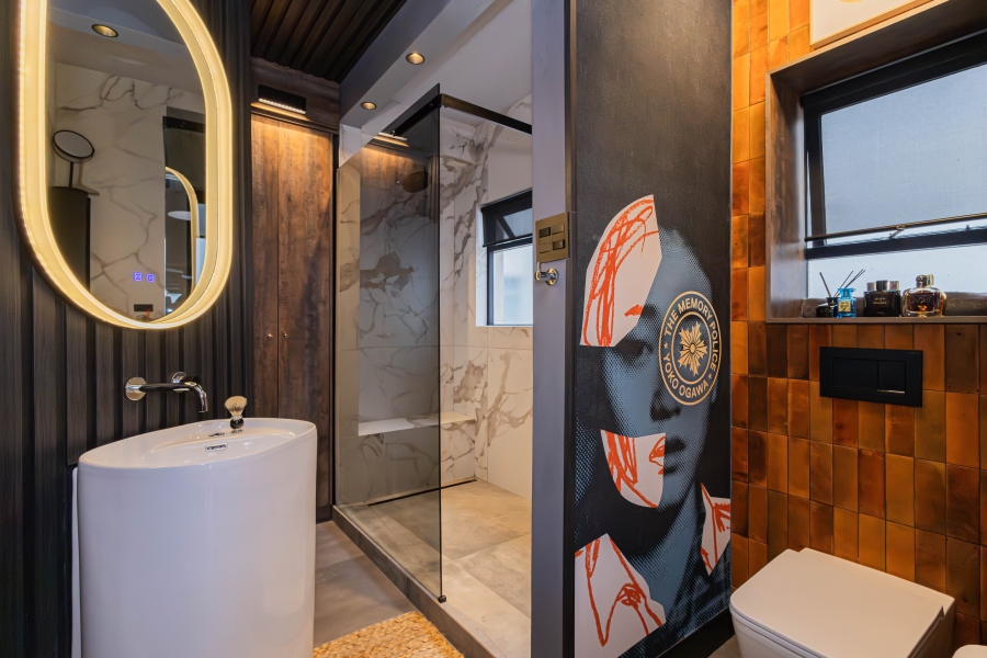2 Bedroom Property for Sale in Sea Point Western Cape